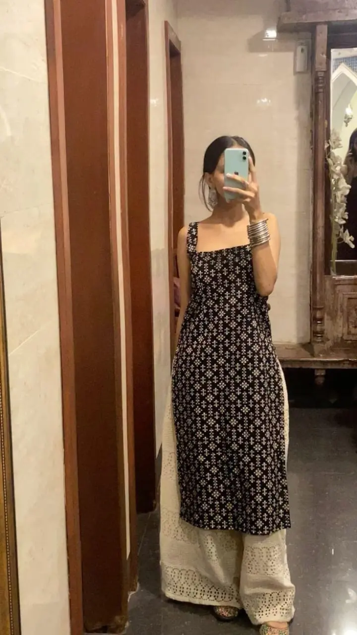 Latest-Trending-Western-Dresses-Store-sleeveless-top